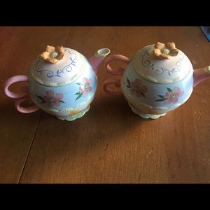 Tea pots